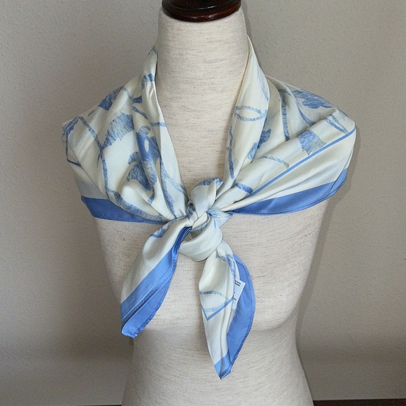 NWT A New Day Floral Printed light blue and cream scarf 29 “x 29” square - Picture 3 of 5